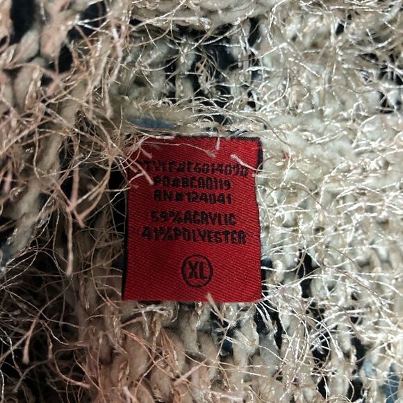 Red sweater  - Picture 6 of 6